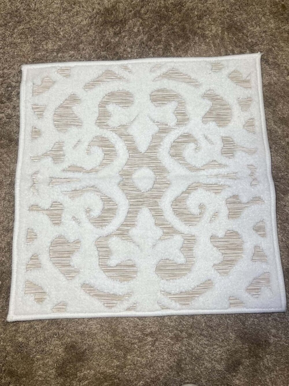 Brand New Orian Blur Damask Natural Driftwood Rug, 23"x24".